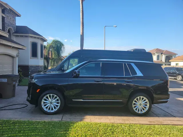 Escalade Limousines, black – for rent Escalade Limousines, black – for rent