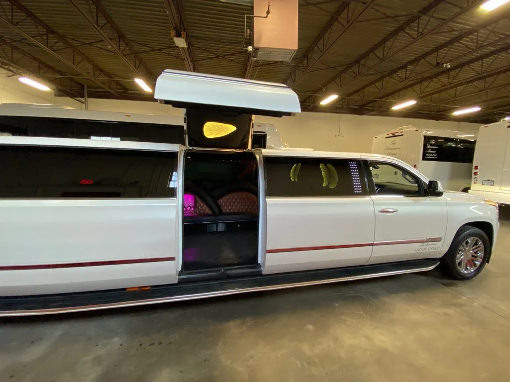 Escalade Limousines, black (4) Escalade Limousines, black (4)